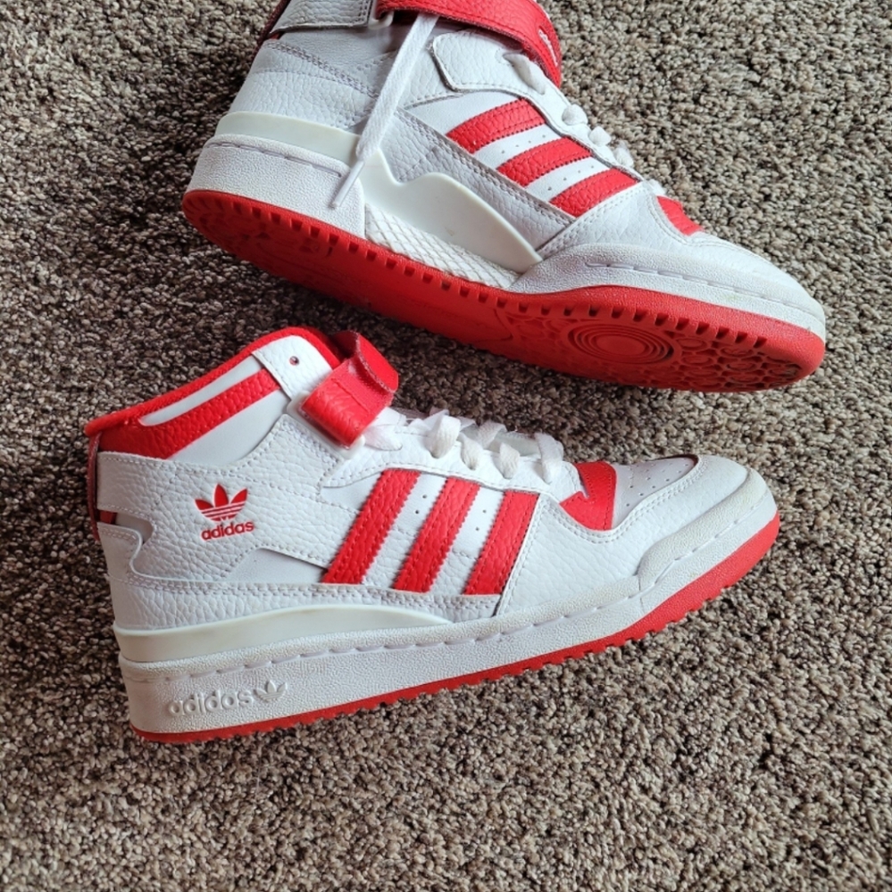 Big boys size 6 Addidas shoes